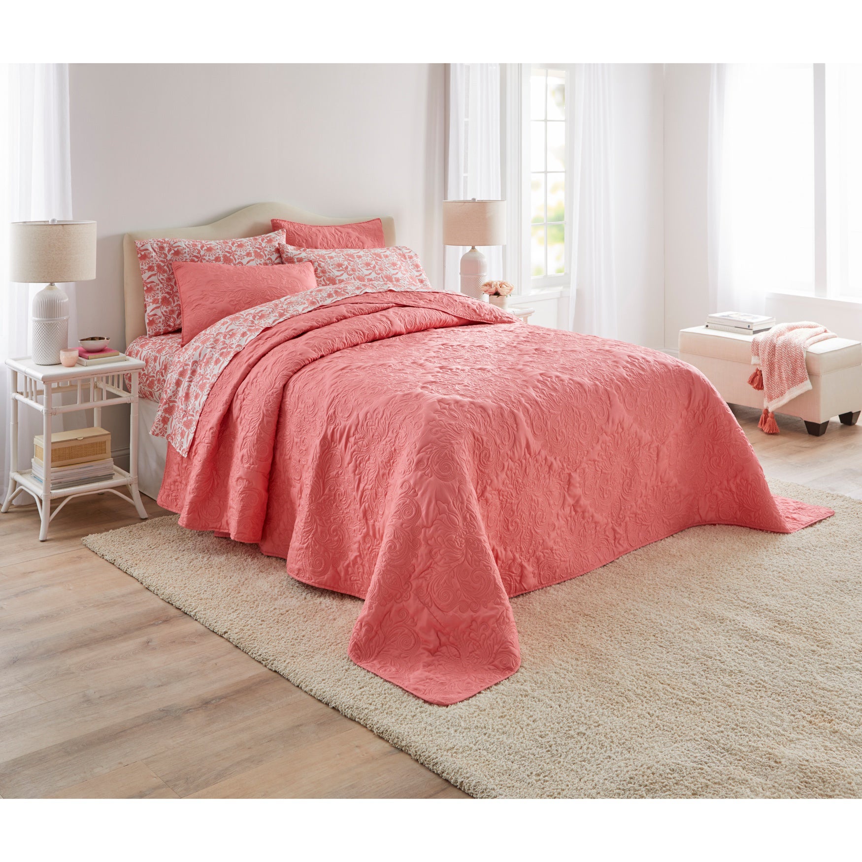 Comfort Cloud Bedspread image number 0