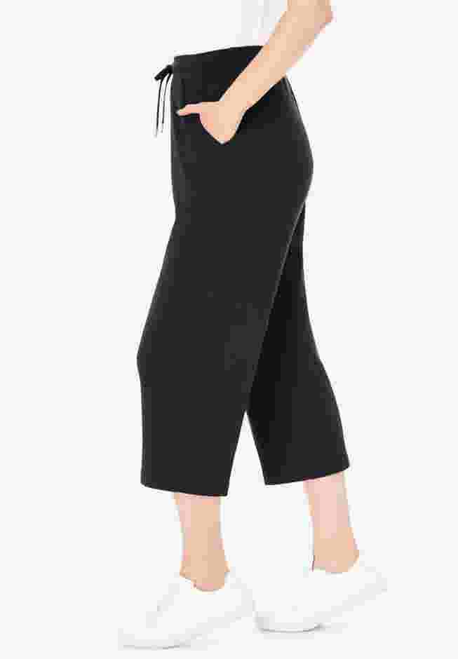 Sport Knit Capri Pant image number 2