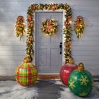 9' Pre-Lit Noelle Garland image number null