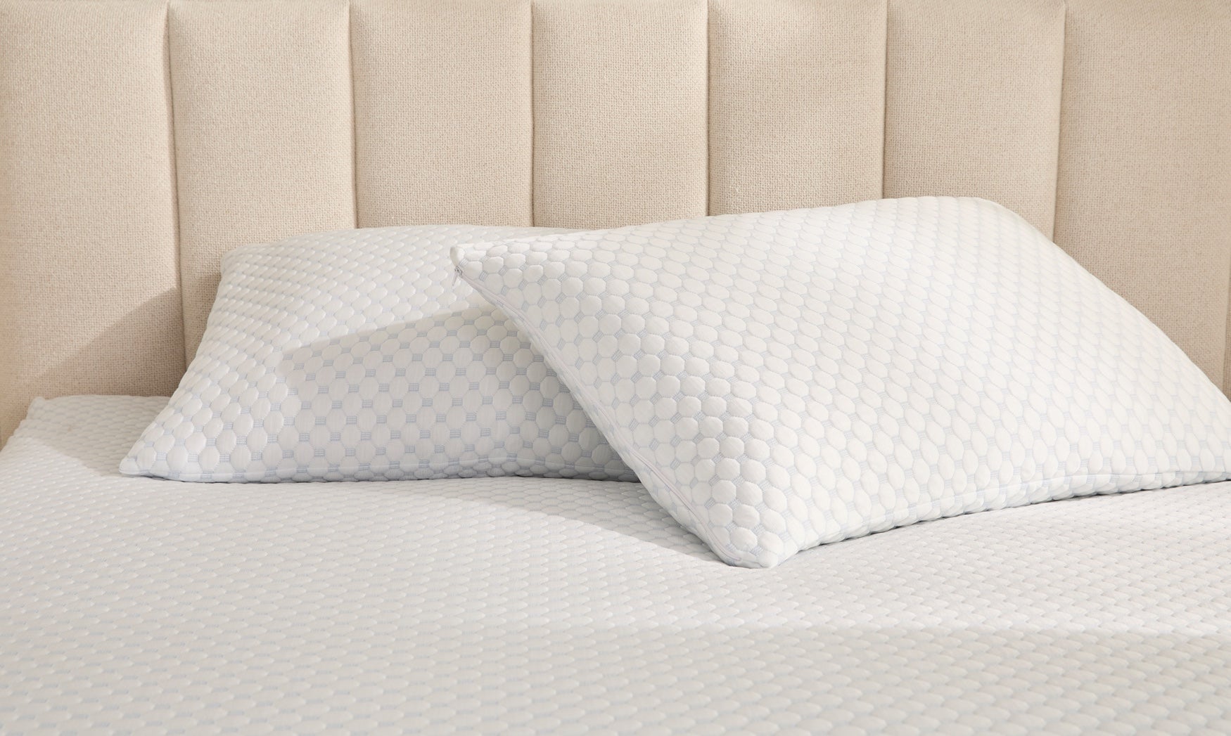 Cooling Mattress Cover and Pillow Covers Set image number 1