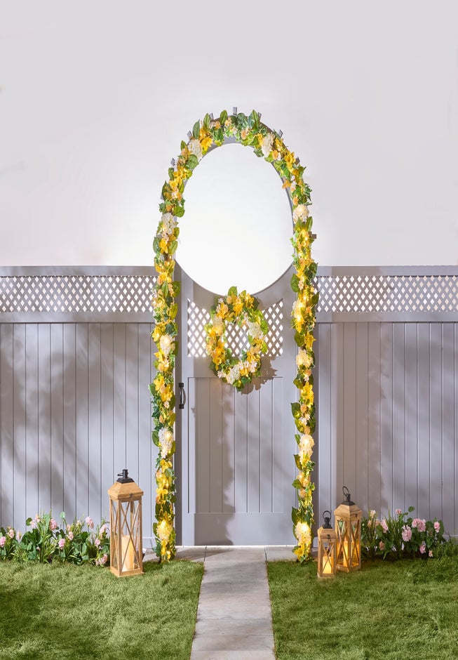 Pre-Lit Citrus Grove 24" Wreath  image number 0