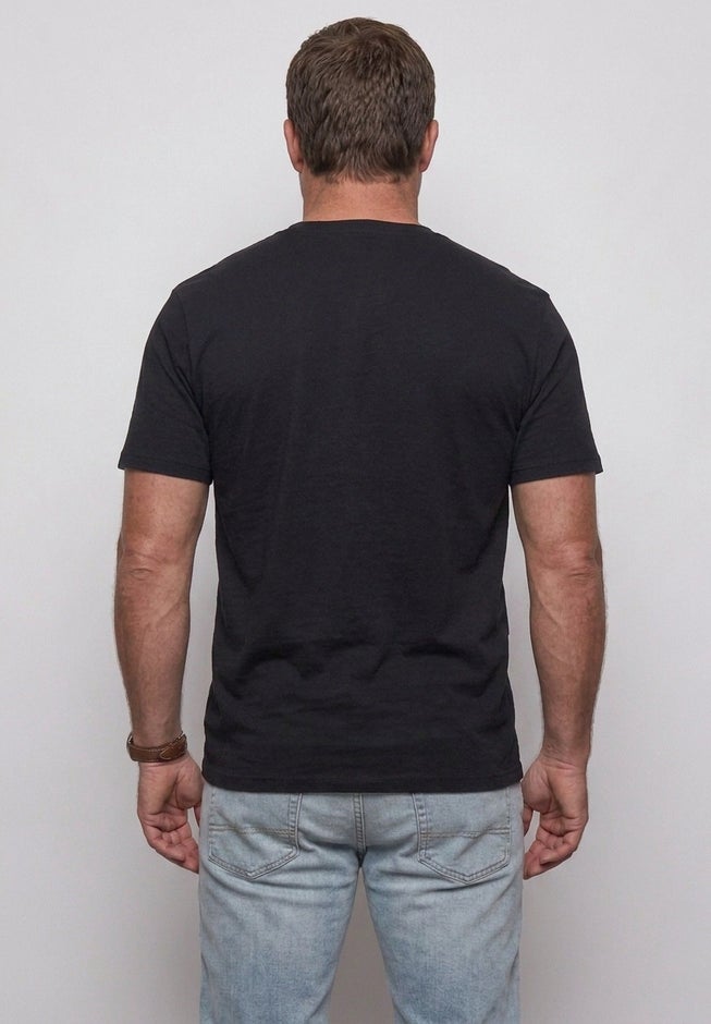 Shrink-Less Lightweight V-Neck Pocket T-Shirt image number 2