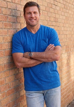 Shrink-Less Lightweight V-Neck Pocket T-Shirt