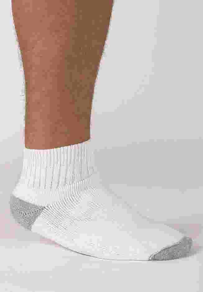 Wigwam® 2-Pack 1/4 Length Diabetic Socks image number 1