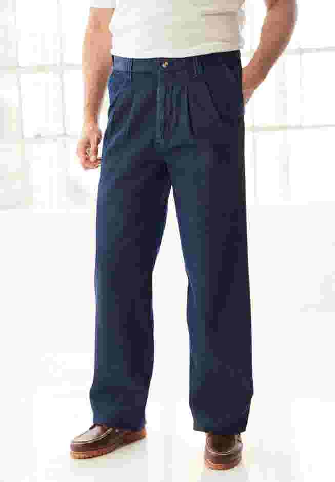 Relaxed Fit Comfort Waist Pleat-Front Expandable Jeans image number 3
