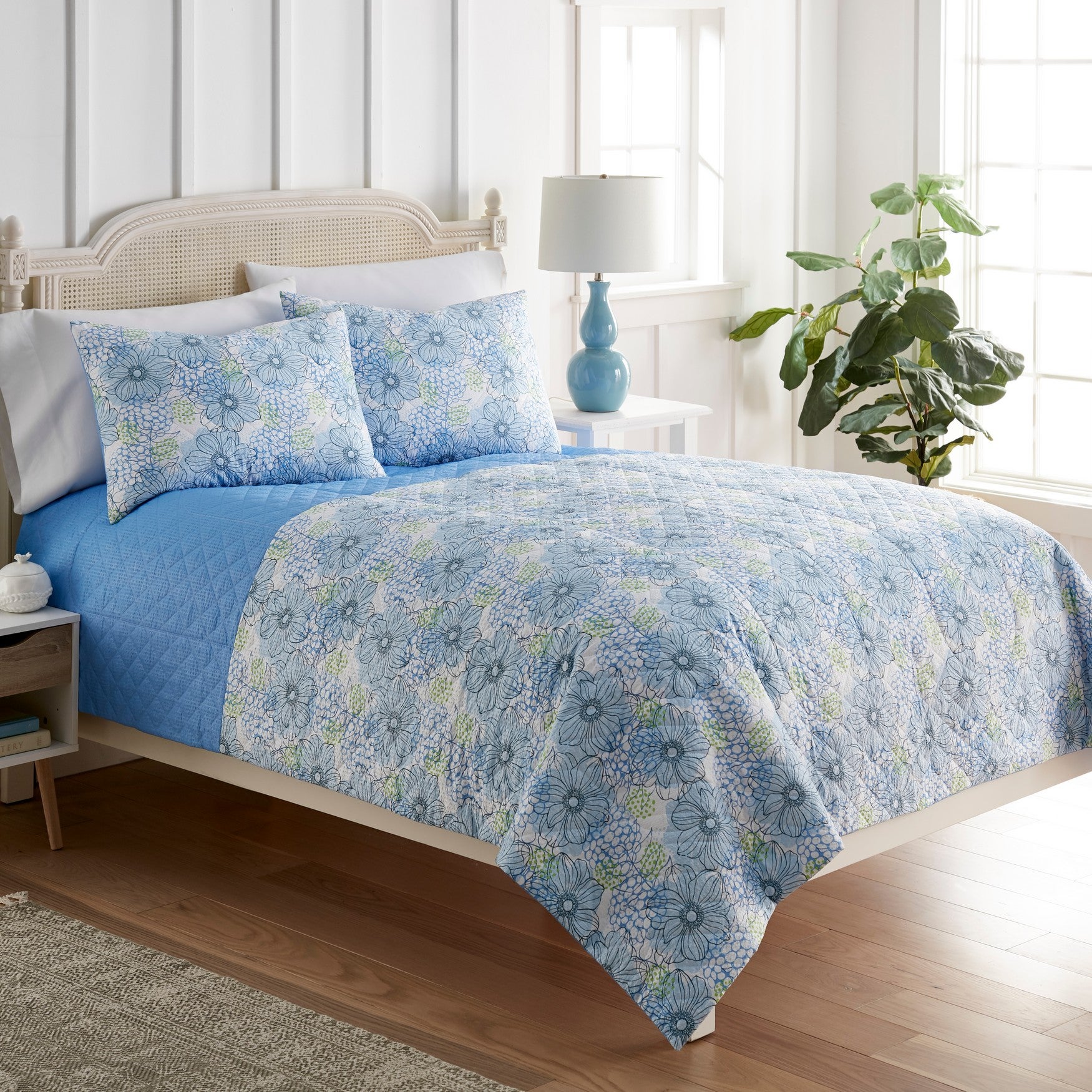 Seersucker Floral Design 6in1 Quilt Set, Blue King Size