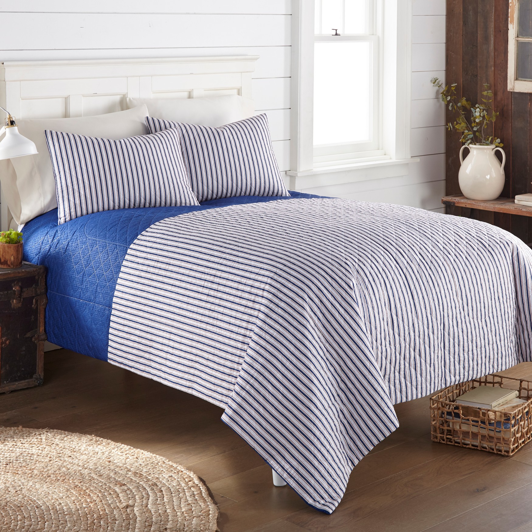 Seersucker Blue/White Stripe Design 6-in-1 Quilt Set, 
